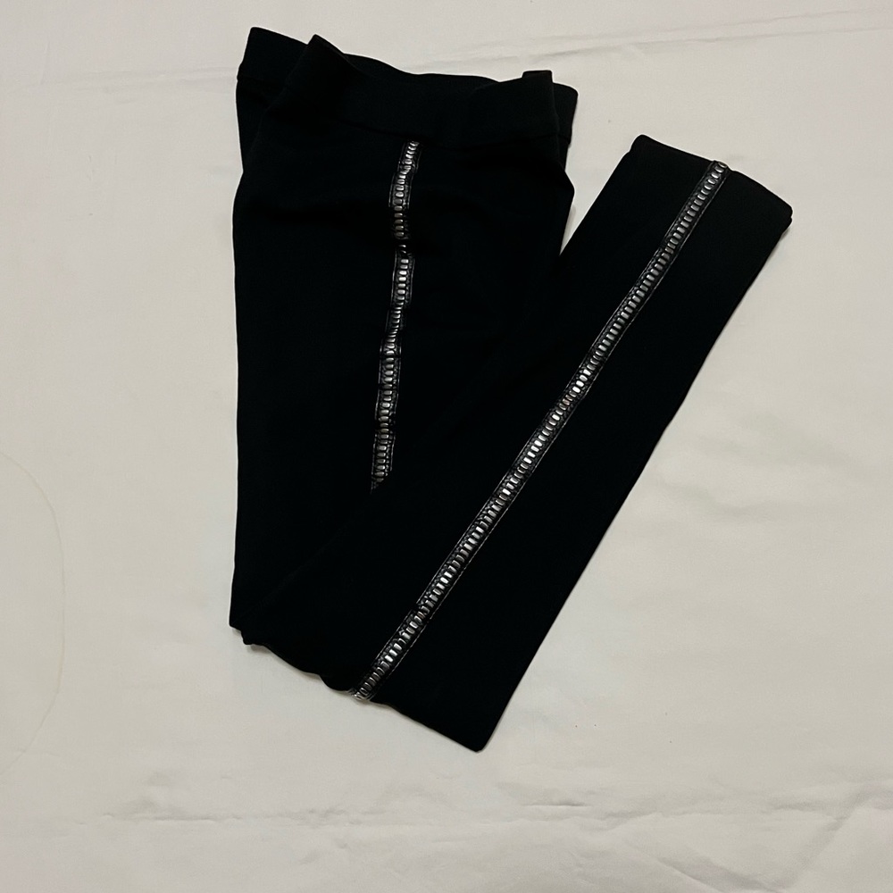 ROMEO & JULIET COUTURE BLACK LEGGINS PANTS